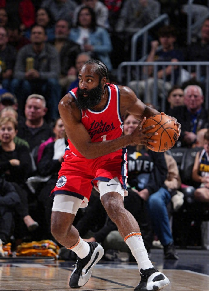 布鲁克林篮网迎国王杯关键赛，转会期再遭质疑，质疑声仍在，细节决定成败的简单介绍爱游戏